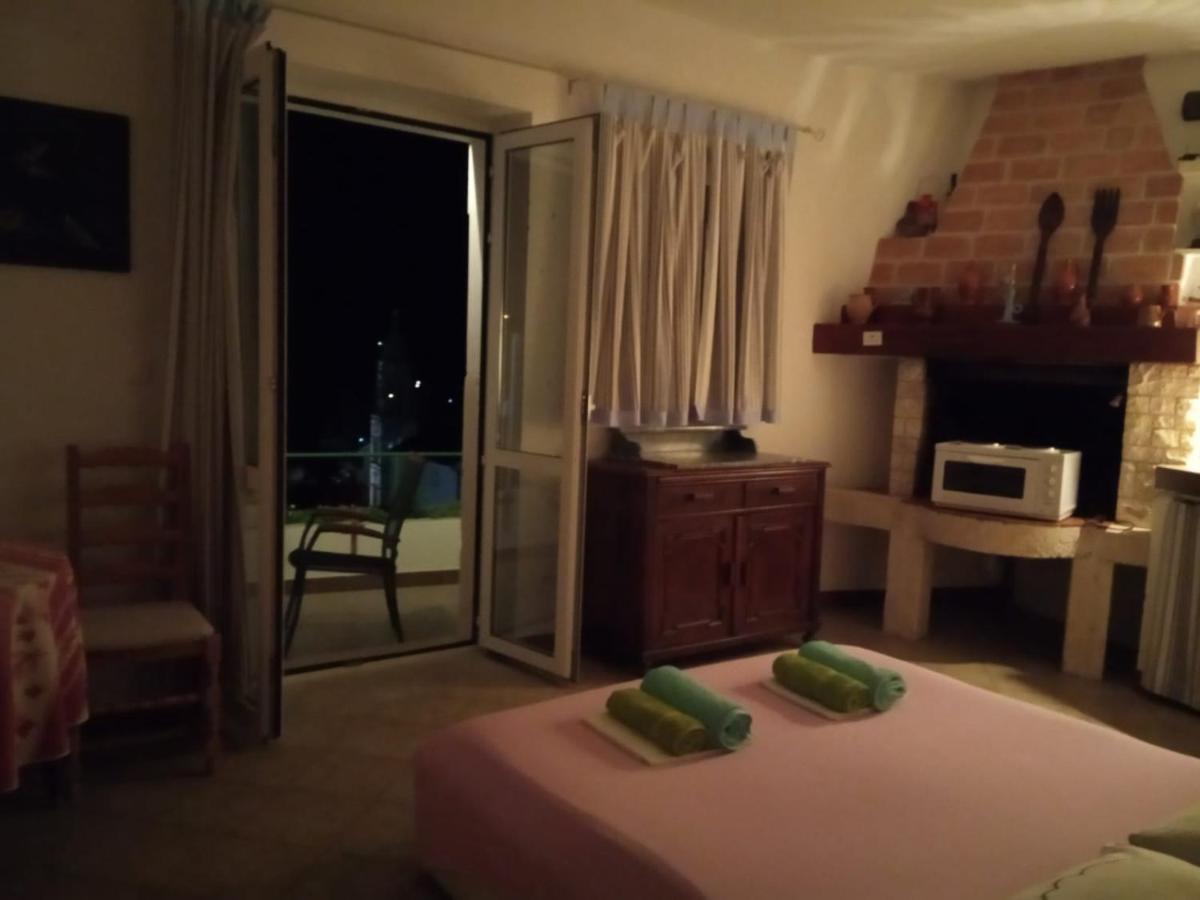 Apartments Bocin Rosso Хвар Экстерьер фото