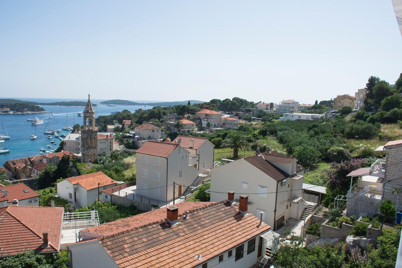 Apartments Bocin Rosso Хвар Экстерьер фото