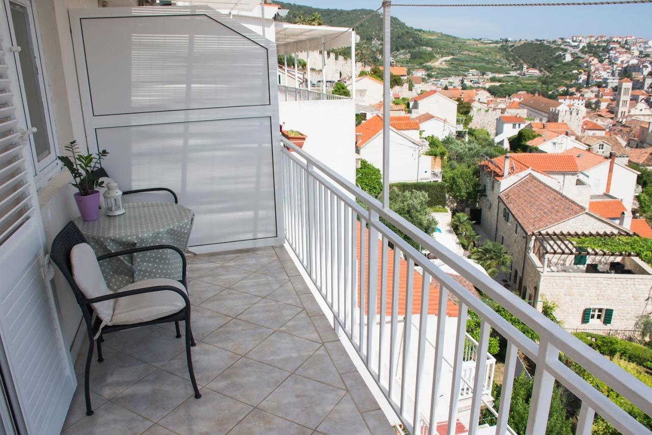 Apartments Bocin Rosso Хвар Экстерьер фото